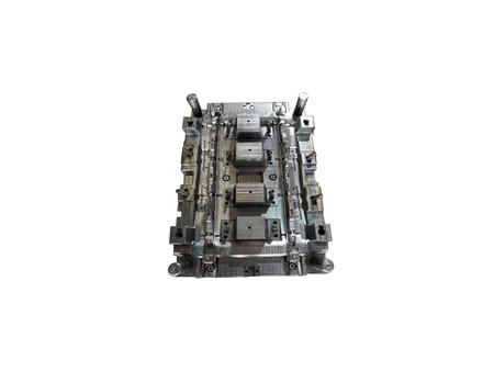 Enhancing Quality in Auto Headlamp Housing Injection Mold Manufacturing